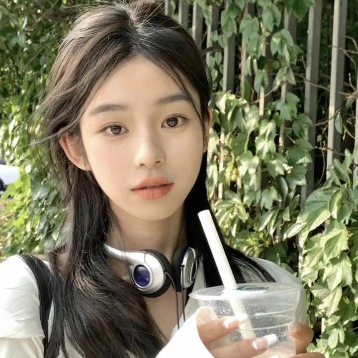 笼中女囚